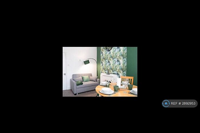 1 Bedroom Flat To Rent In County Road, Swindon, SN1