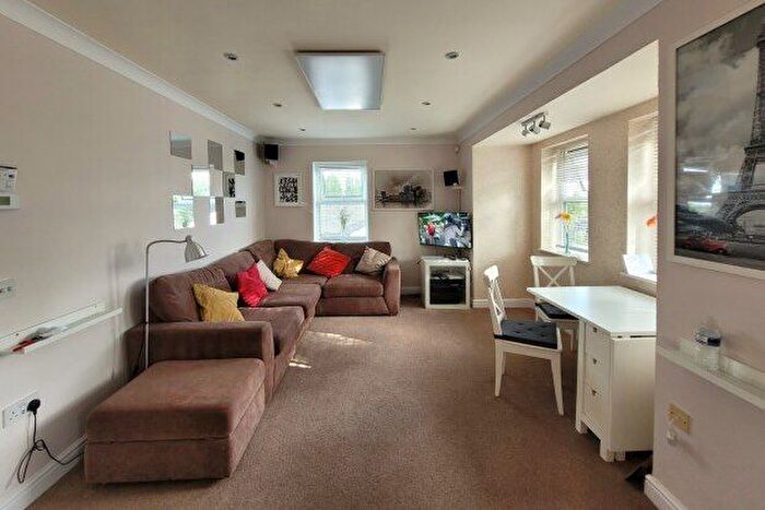 2 Bedroom Flat To Rent In Wellington Road, Manchester, M30