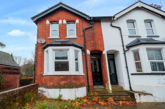 4 Bedroom End Of Terrace House To Rent In Grenfell Road Maidenhead, SL6