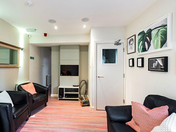 5 Bedroom Terraced House To Rent In Victoria Street, Newcastle-Under-Lyme, ST5