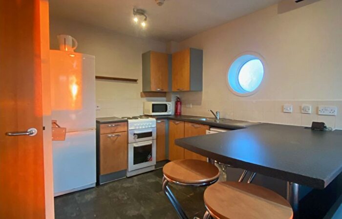 2 Bedroom Flat To Rent In Crown Station Place, Edge Hill, Liverpool, L7