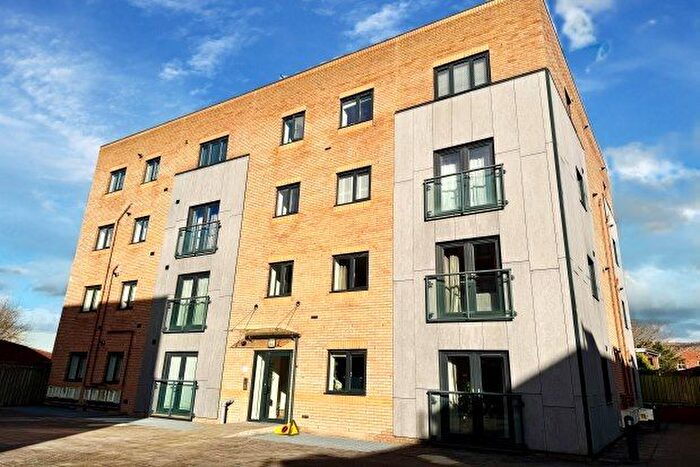 2 Bedroom Flat To Rent In Woodfield Road, Altrincham, WA14