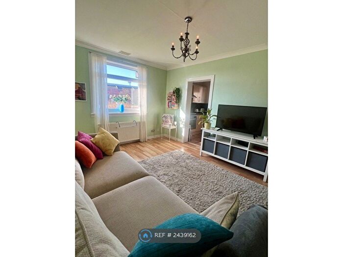 1 Bedroom Flat To Rent In Pittodrie Place, Aberdeen, AB24