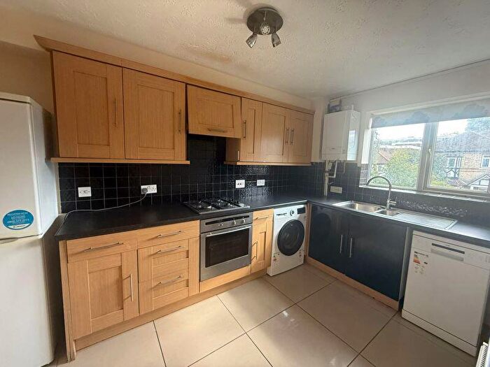 2 Bedroom Apartment To Rent In Leicester Road, Barnet, EN5