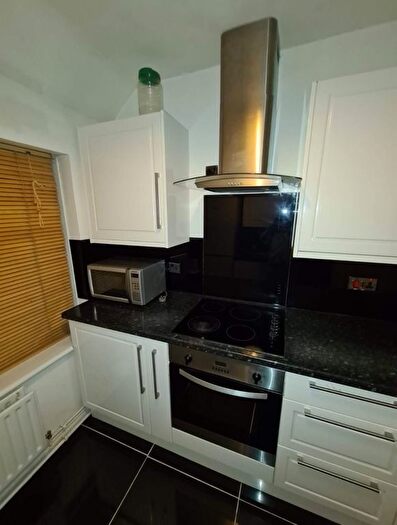 1 Bedroom Maisonette To Rent In Lodge Avenue, Dagenham, Essex, RM8