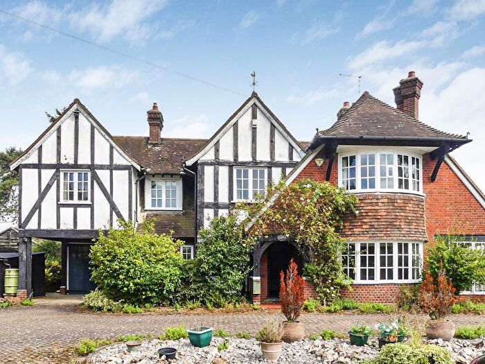 5 Bedroom Detached House For Sale In Chequers Lane, Watford, WD25