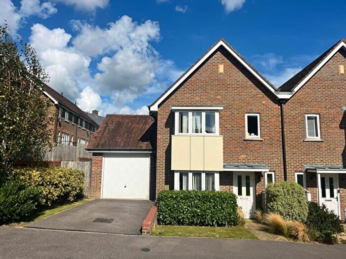 4 Bedroom Semi-Detached House To Rent In Gwynne Way, Haywards Heath, RH17