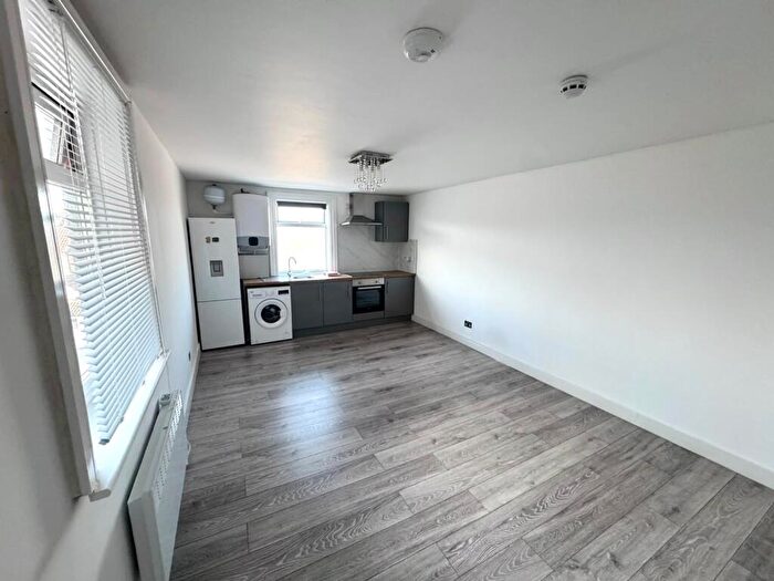 Studio To Rent In Flat, Milton Road, Swindon, SN1
