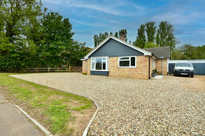 3 Bedroom Bungalow For Sale In Lynn Road, Shouldham, King's Lynn, PE33