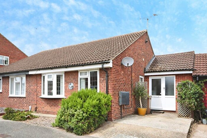 1 Bedroom Semi-Detached Bungalow For Sale In Woodroffe Close, Chelmer Village, Chelmsford, CM2