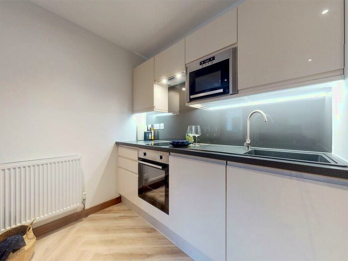 Apartment To Rent In Apt, Live Oasis Deansgate #, M2