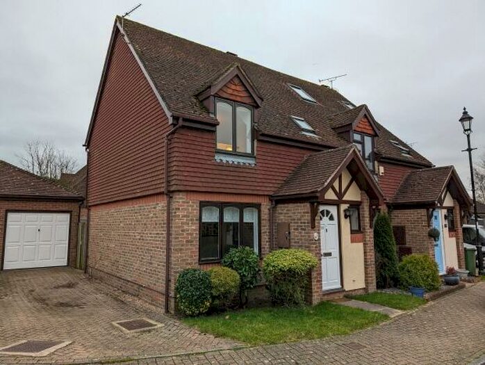 2 Bedroom House To Rent In Byron Close, Horsham, RH12