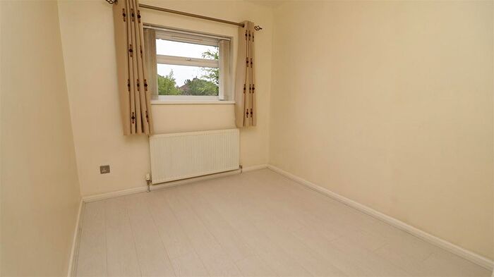 2 Bedroom Detached Bungalow For Sale In Sandalwood Rise, Swinton, Mexborough, S64