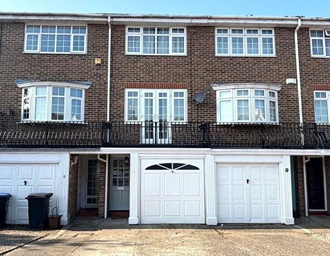 3 Bedroom Terraced House To Rent In Beach Road, Westgate-on-Sea, CT8