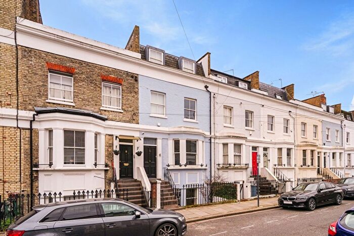 2 Bedroom Flat To Rent In Chesson Road, London, W14