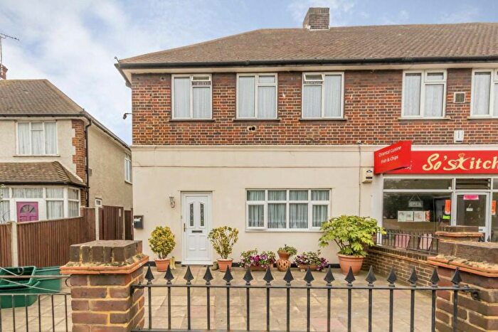2 Bedroom Flat To Rent In Hook Rise South, Surbiton, KT6