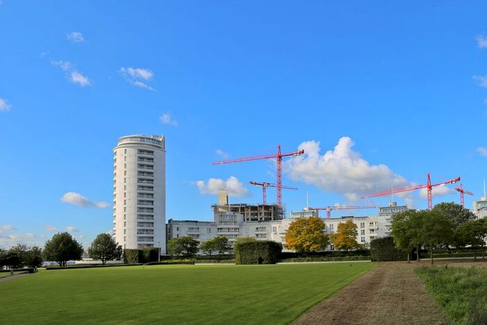 2 Bedroom Flat To Rent In Barrier Point Road, London, E16