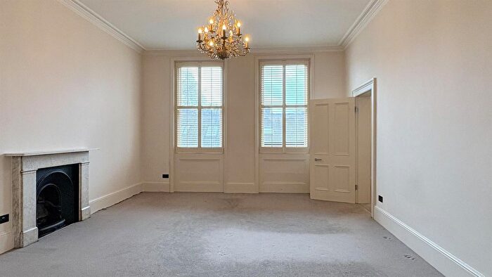 1 Bedroom Flat For Sale In Roland Gardens, London, SW7