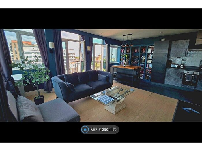 2 Bedroom Flat To Rent In Skyline Plaza, Southend-On-Sea, SS2