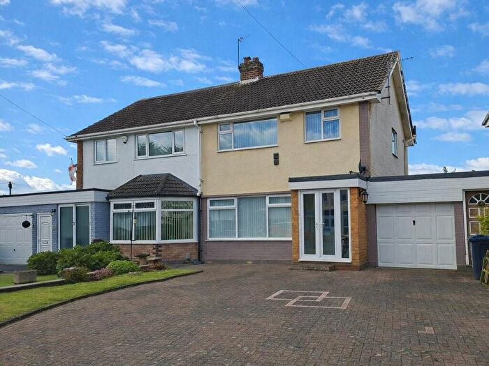 3 Bedroom Semi-Detached House For Sale In Shrewley Crescent, Tile Cross, Birmingham, B33