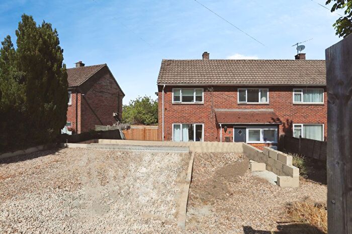 4 Bedroom End Of Terrace House For Sale In Five Stiles Road, Marlborough, SN8