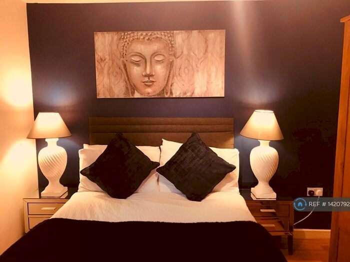 1 Bedroom Flat To Rent In Royal Quay, Liverpool, L3