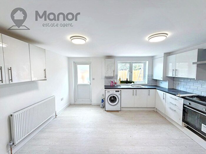 4 Bedroom Semi-Detached House To Rent In Whalebone Lane South, Dagenham, RM8