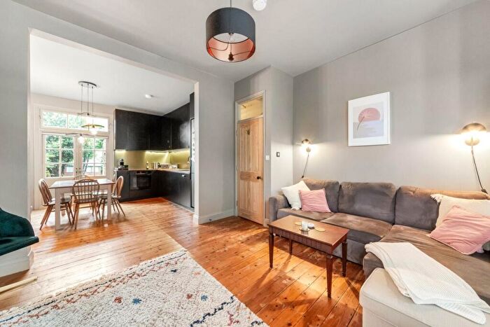 1 Bedroom Flat For Sale In Ewhurst Road, Brockey, SE4