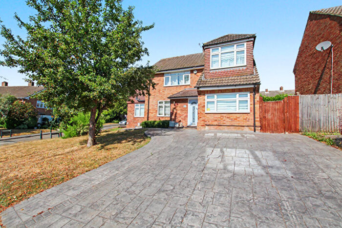 4 Bedroom Detached House For Sale In Camden Road, Bexley, DA5