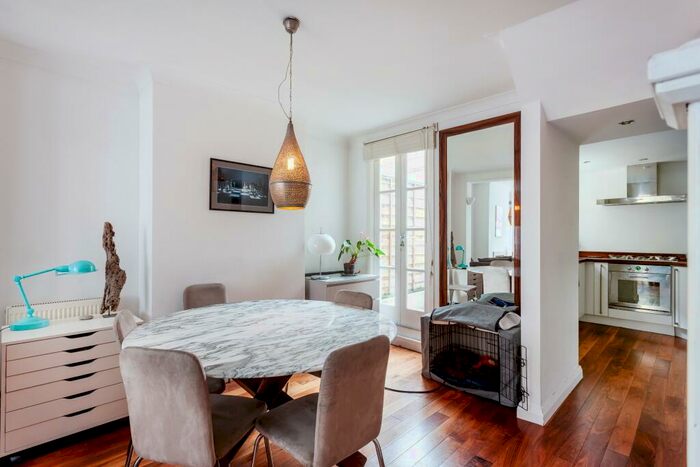 2 Bedroom Flat To Rent In Whistler Street, Islington, N1