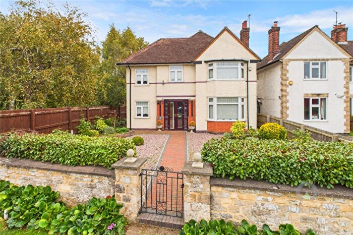 4 Bedroom Detached House For Sale In Pytchley Road, Kettering, Northamptonshire, NN15