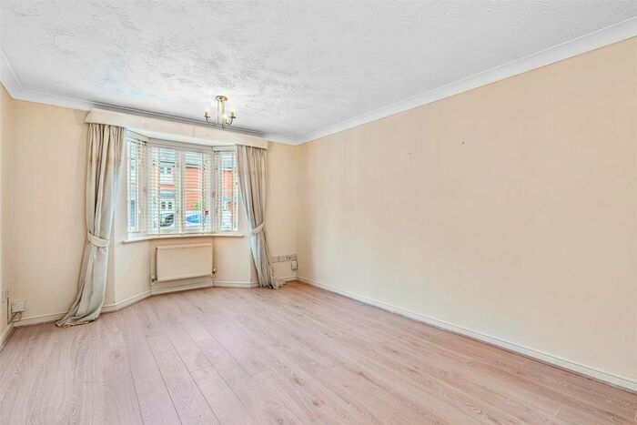 3 Bedroom Property To Rent In Millmead Way, Hertford, SG14