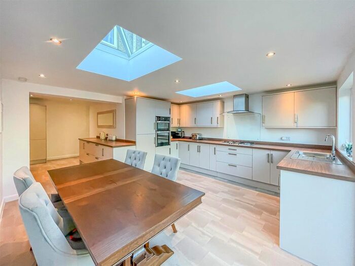 4 Bedroom Semi-Detached House For Sale In Bramfield Road West, Rayleigh, SS6