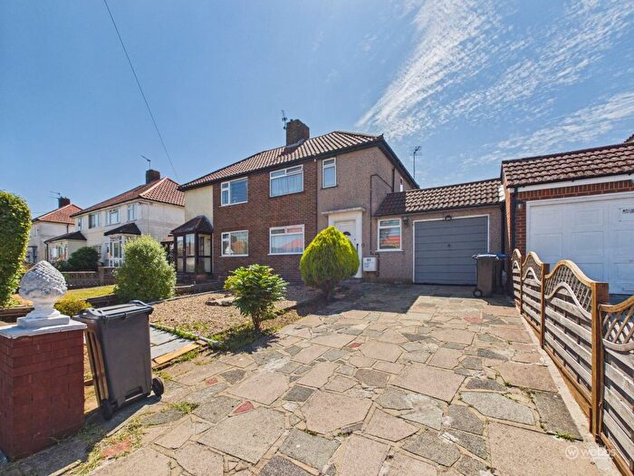 2 Bedroom Semi-Detached House For Sale In Wolsey Crescent, Croydon, CR0