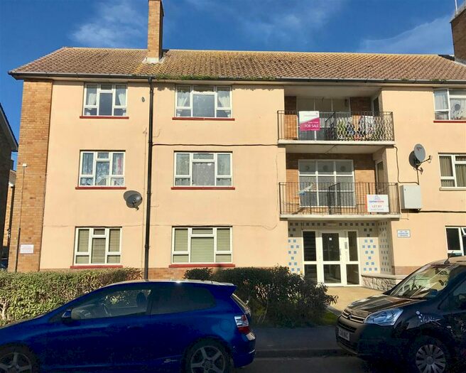 3 Bedroom Flat To Rent In Chapelhay Heights, Rodwell, Close To Town, DT4