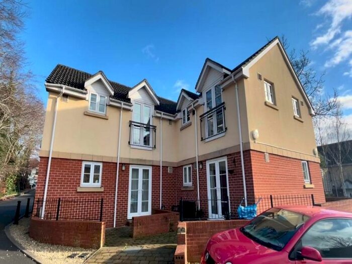 2 Bedroom Flat To Rent In Coombe Brook Close, Kingswood, Bristol BS15