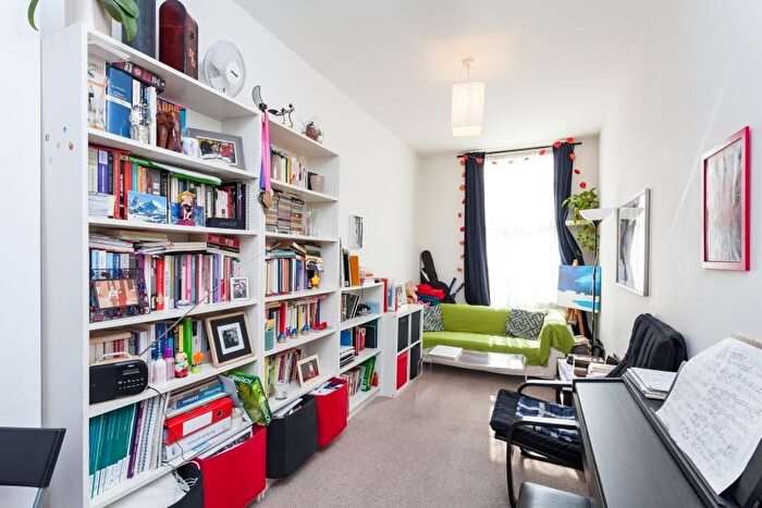 1 Bedroom Flat To Rent In Holloway Road, London, N7