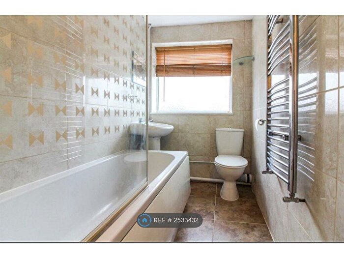 1 Bedroom Flat To Rent In Wigmore Road, Aylesbury, HP19