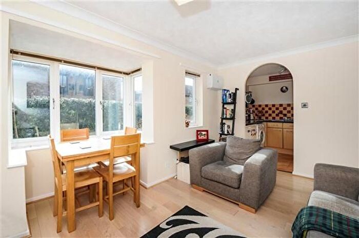 1 Bedroom Flat To Rent In North Road, Wimbledon, SW19