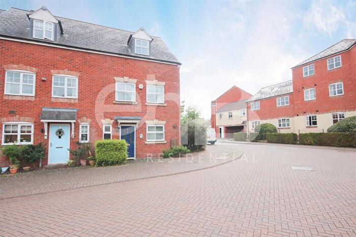 3 Bedroom End Of Terrace House To Rent In St. Peters Way, Stratford-Upon-Avon, CV37