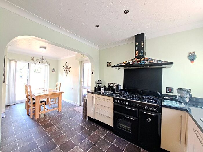 4 Bedroom Detached House For Sale In Meadowcroft Drive, Burnham-On-Sea, Somerset, TA8