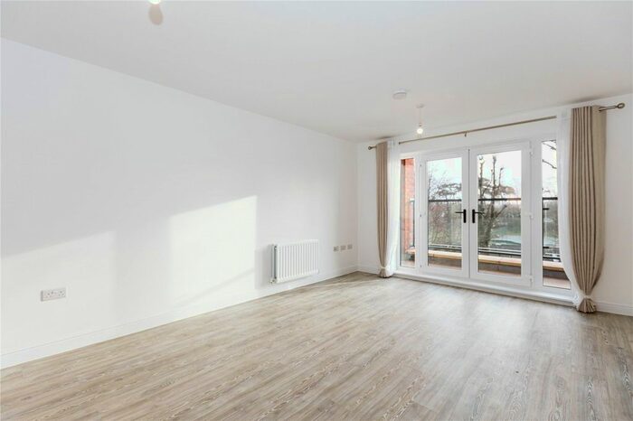 2 Bedroom Flat To Rent In Tanner Close, Frenchay, Bristol, BS16