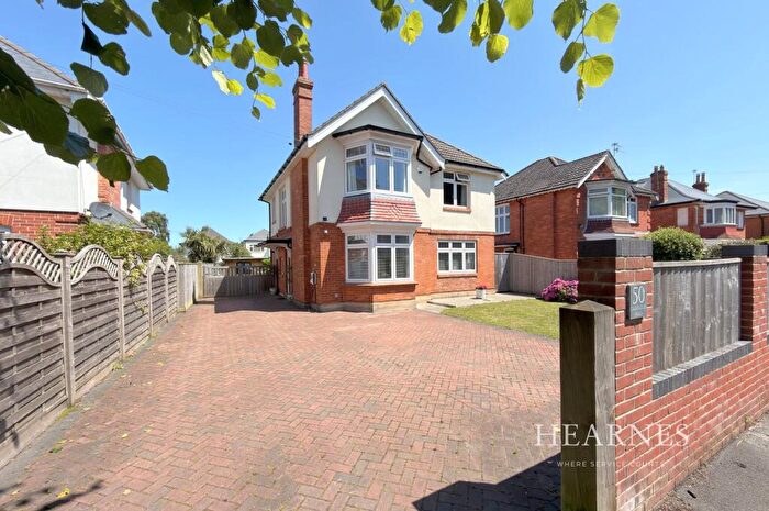 4 Bedroom Detached House For Sale In Iddesleigh Road, Bournemouth, BH3
