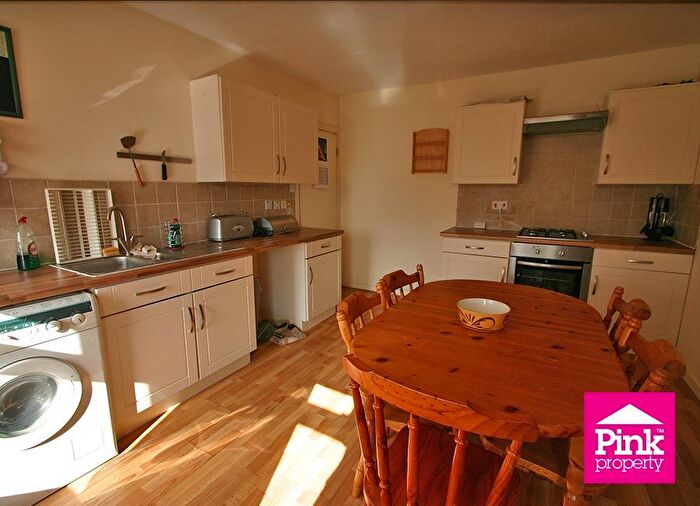2 Bedroom Flat To Rent In Ha'penny Bridge Way, Hull, HU9