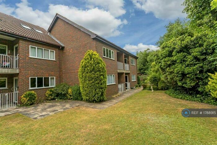 2 Bedroom Flat To Rent In Forge Lane, Sutton, SM3