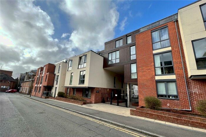 2 Bedroom Apartment For Sale In Martyr Road, Guildford, Surrey, GU1