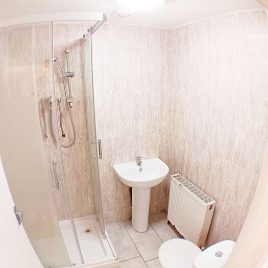 1 Bedroom Flat To Rent In Dock Road, Tilbury, RM18