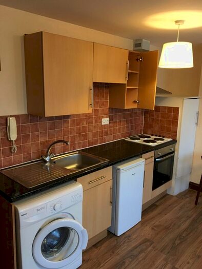 Studio To Rent In Uxbridge Road, London, W12