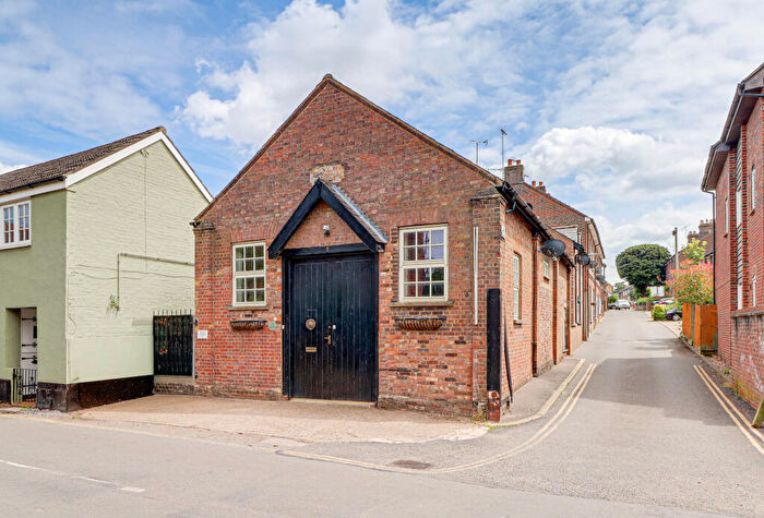 4 Bedroom Detached House For Sale In Pickford Road, Markyate, St. Albans, AL3