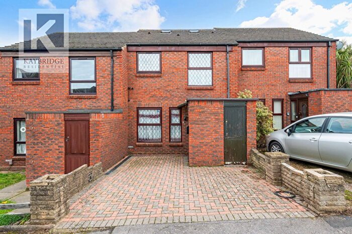 4 Bedroom Property To Rent In Dorking Close, Worcester Park, KT4